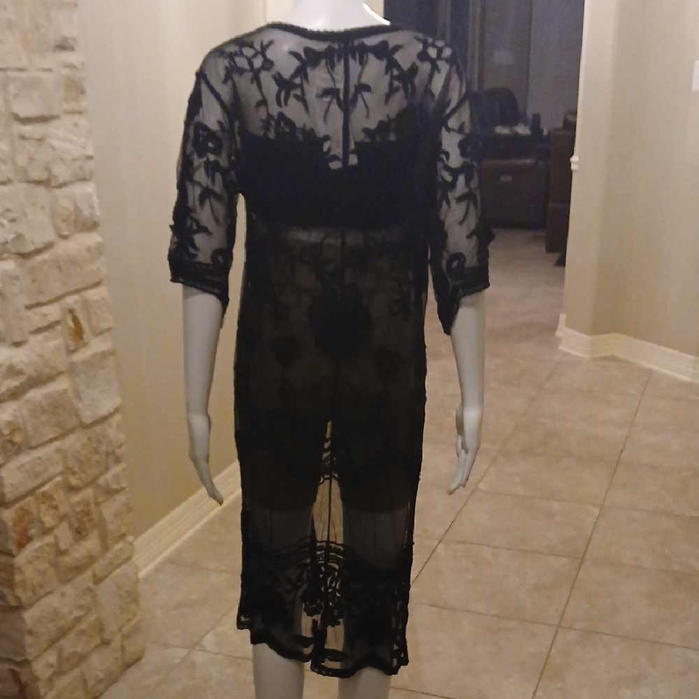 Chic Black Sheer Lace Robe - Picture 2 of 4